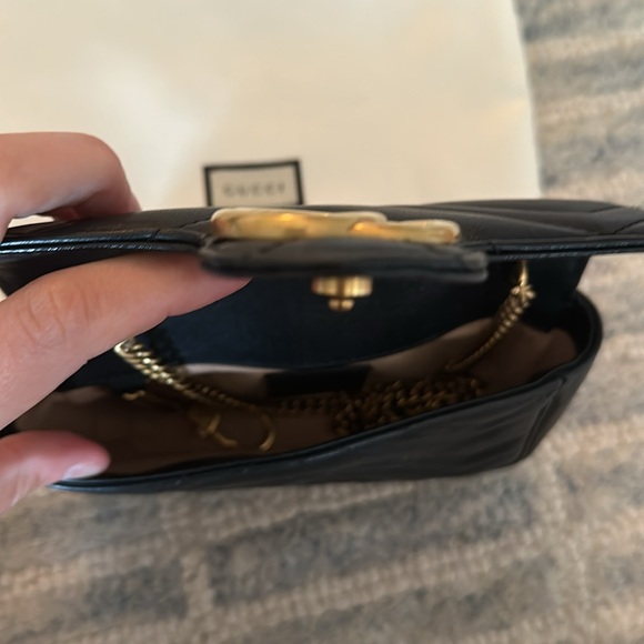 Gucci Black GG Marmont mini shoulder bag - Picture 3 of 10
